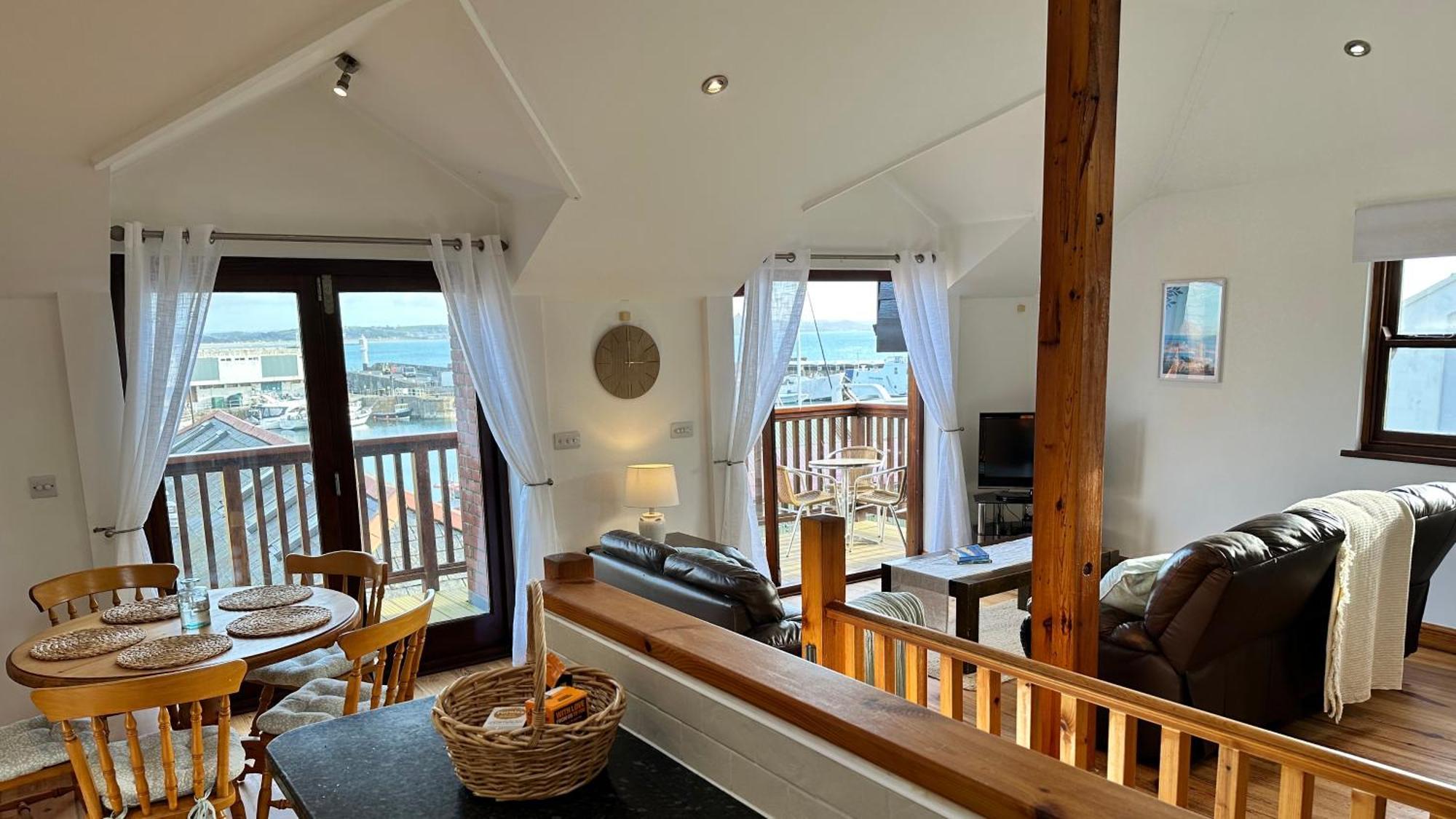 Penthouse 3 - Spacious Harbourside Apartment With Stunning Sea Views Penzance Eksteriør bilde